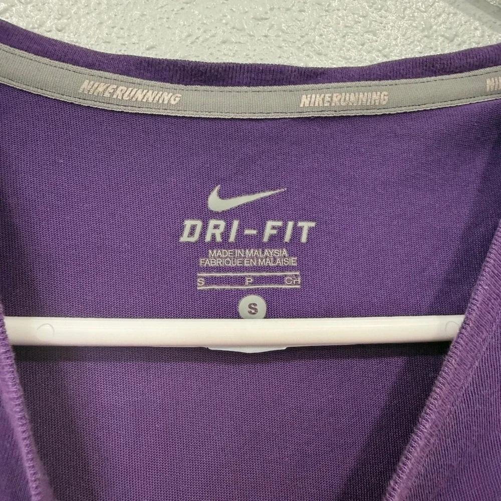 Nike Running Dri-FIT Shirt Womens Small Purple Pink Pinwheel Swoosh 408441-543